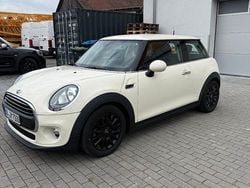 Weiß Gebraucht 2016 Mini ONE Pepper Kleinwagen | 11.900 € (Fairer Preis)