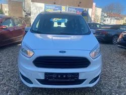 Frostweiß Gebraucht 2015 Ford Tourneo Courier Trend Van / Kleinbus | 7.999 € (Teuer)