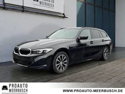 Black sapphire Gebraucht 2023 BMW 320 Shadowline Kombi | 34.999 € (Guter Preis)