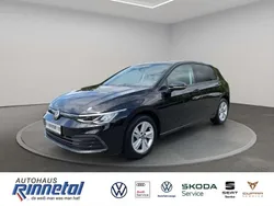 Schwarz Gebraucht 2020 VW Golf VIII Life Limousine | 18.650 € (Etwas zu teuer)