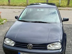 Blau Gebraucht 2002 VW Golf IV Kleinwagen | 1.950 € (Fairer Preis)