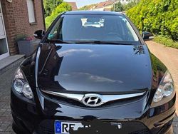 Schwarz Gebraucht 2012 Hyundai i30 Edition Limousine | 4.400 € (Etwas zu teuer)