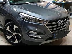 Grau Gebraucht 2017 Hyundai Tucson Premium SUV | 18.500 € (Etwas zu teuer)