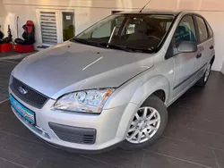 Silber Gebraucht 2005 Ford Focus Trend Limousine | 3.499 € (Etwas zu teuer)