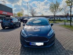 Grau Gebraucht 2015 Ford Fiesta Kleinwagen | 4.800 € (Fairer Preis)