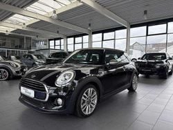 Midnight black metallic Gebraucht 2017 Mini Cooper D Seven Kleinwagen | 16.450 € (Etwas zu teuer)