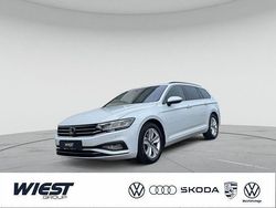 Gletscherweiß metallic Gebraucht 2023 VW Passat Business Kombi | 25.450 € (Guter Preis)