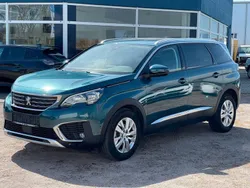 Grün Gebraucht 2018 Peugeot 5008 Allure Van / Kleinbus | 25.000 € (Guter Preis)