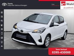 Weiß Gebraucht 2020 Toyota Yaris Comfort Limousine | 13.900 € (Fairer Preis)