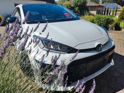 Weiß Gebraucht 2024 Toyota Yaris Edition Limousine | 44.444 € (Etwas zu teuer)