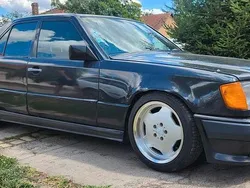 Schwarz Gebraucht 1988 Mercedes 300 Limousine | 17.999 €