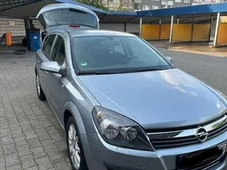 Gebraucht 2005 Opel Astra Enjoy Limousine | 2.700 € (Teuer)