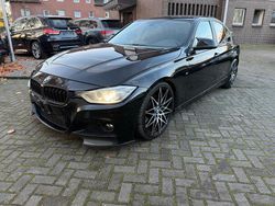 Schwarz Gebraucht 2012 BMW 328 M Sport Limousine | 9.950 €