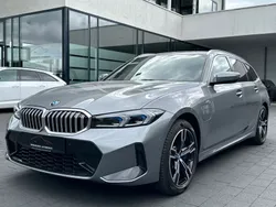 Skyscaper grau metallic Gebraucht 2024 BMW 330e M Sport Kombi | 43.890 € (Guter Preis)