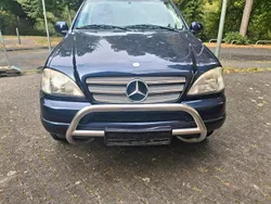 Blau Gebraucht 1999 Mercedes ML320 AMG SUV | 5.700 € (Fairer Preis)