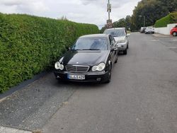 Schwarz Gebraucht 2003 Mercedes 200 Limousine | 3.000 €