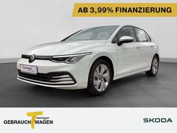 Weiß Gebraucht 2022 VW Golf VIII Life Limousine | 21.360 € (Fairer Preis)