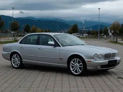Silber Gebraucht 2005 Jaguar XJR Limousine | 17.900 €