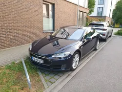 Blau Gebraucht 2015 Tesla Model S Limousine | 18.900 € (Superpreis)