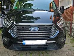 Schwarz Gebraucht 2019 Ford Tourneo Titanium X Van / Kleinbus | 31.000 € (Fairer Preis)