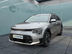 Grau Gebraucht 2024 Kia e-Niro SUV | 33.549 € (Fairer Preis)