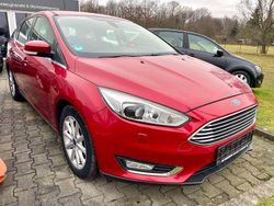 Rot Gebraucht 2016 Ford Focus Titanium Limousine | 9.890 € (Fairer Preis)