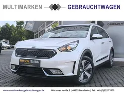 Weiss Gebraucht 2017 Kia Niro Vision SUV | 14.990 € (Fairer Preis)
