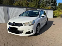 Weiß Gebraucht 2012 Citroën C4 Limousine | 3.399 € (Etwas zu teuer)
