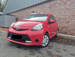 Rot Gebraucht 2014 Toyota Aygo Kleinwagen | 4.680 € (Fairer Preis)