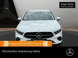 Weiß Gebraucht 2024 Mercedes A200 Advanced Limousine | 30.390 € (Fairer Preis)