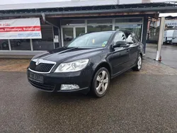 Schwarz Gebraucht 2011 Skoda Octavia Elegance Kombi | 3.750 € (Superpreis)