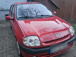 Rot Gebraucht 2000 Renault Clio II Kleinwagen | 4.000 € (Teuer)