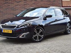 Blau Gebraucht 2015 Peugeot 308 Premium Kombi | 4.504 €