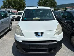 Weiß Gebraucht 2010 Peugeot Partner Tepee Van / Kleinbus | 1.399 € (Superpreis)
