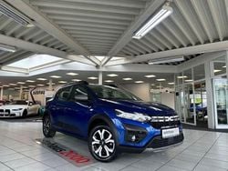 Blau Gebraucht 2023 Dacia Sandero Expression Kleinwagen | 14.950 € (Fairer Preis)