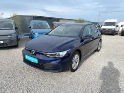 Blau Gebraucht 2024 VW Golf VIII Life Limousine | 26.149 € (Guter Preis)