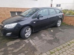 Schwarz Gebraucht 2011 Opel Astra Kombi | 1.700 € (Superpreis)
