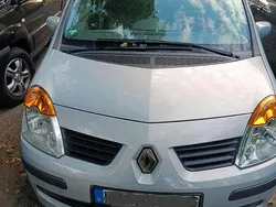 Grau Gebraucht 2006 Renault Modus Van / Kleinbus | 1.200 € (Fairer Preis)