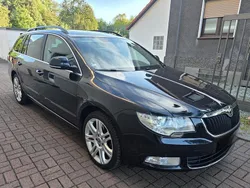 Schwarz Gebraucht 2012 Skoda Superb Kombi | 5.990 € (Guter Preis)