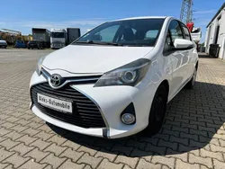 Weiß Gebraucht 2015 Toyota Yaris Limousine | 5.890 € (Fairer Preis)