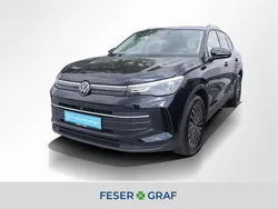 Deep black perleffekt Gebraucht 2024 VW Tiguan Life SUV | 35.440 € (Guter Preis)
