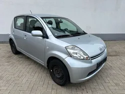Silber Gebraucht 2006 Daihatsu Sirion Kleinwagen | 1.600 € (Guter Preis)