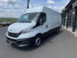Weiss Gebraucht 2023 Iveco Daily | 32.783 € (Etwas zu teuer)