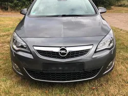 Grau Gebraucht 2011 Opel Astra Kombi | 2.800 € (Fairer Preis)