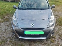 Grau Gebraucht 2011 Renault Clio II Luxe Limousine | 4.500 € (Fairer Preis)