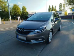 Grau Gebraucht 2017 Opel Zafira Tourer Van / Kleinbus | 11.100 € (Fairer Preis)