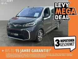 Grau Gebraucht 2024 Toyota Proace Verso Team Kombi | 41.890 € (Fairer Preis)