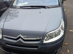 Grau Gebraucht 2004 Citroën C4 Limousine | 2.000 €