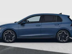 Anemonenblau metallic Neu 2025 VW Golf VIII R-line Limousine | 32.647 € (Guter Preis)