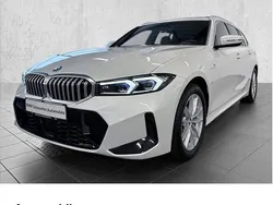 Weiß Gebraucht 2023 BMW 330e M Sport Kombi | 41.990 € (Fairer Preis)